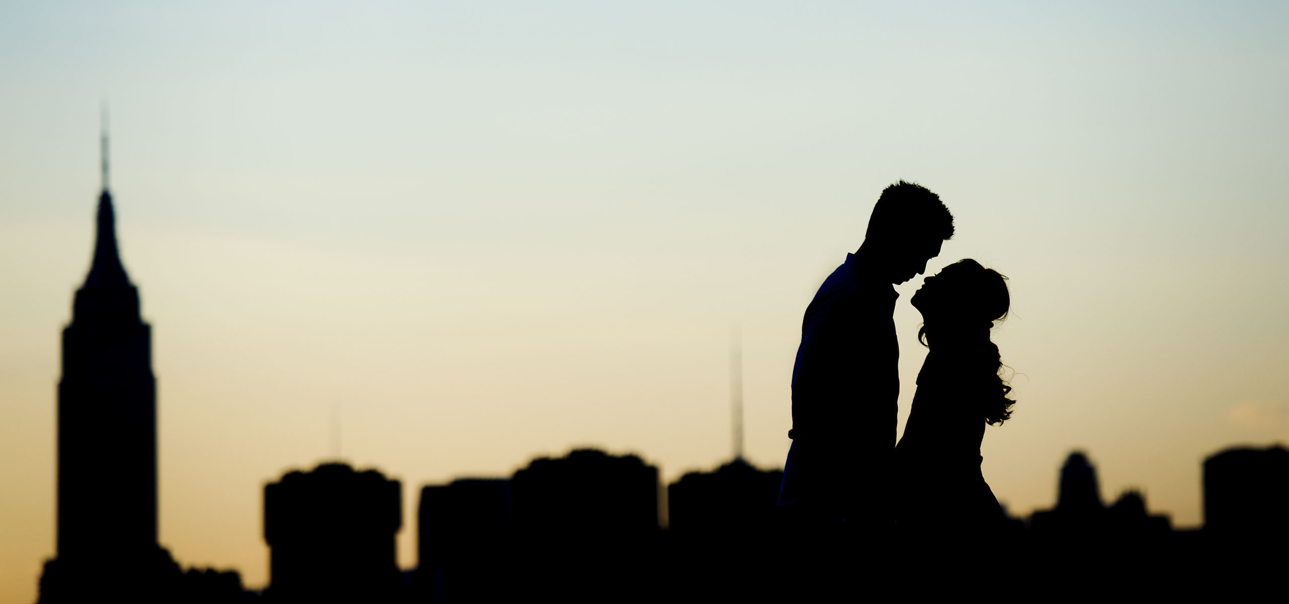 Manhattan View with bride and groom